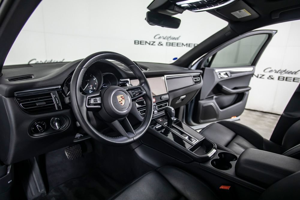 Used 2024 Porsche Macan AWD/4WD image 19