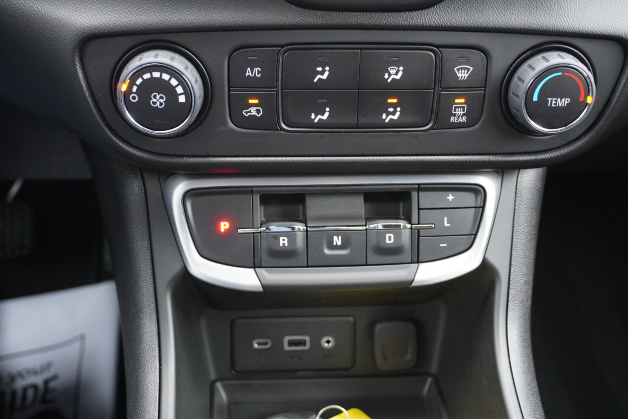 Used 2022 GMC Terrain SLE image 14