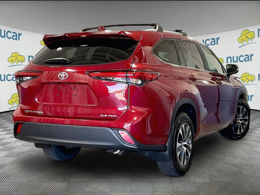 Used 2023 Toyota Highlander XLE AWD/4WD image 6