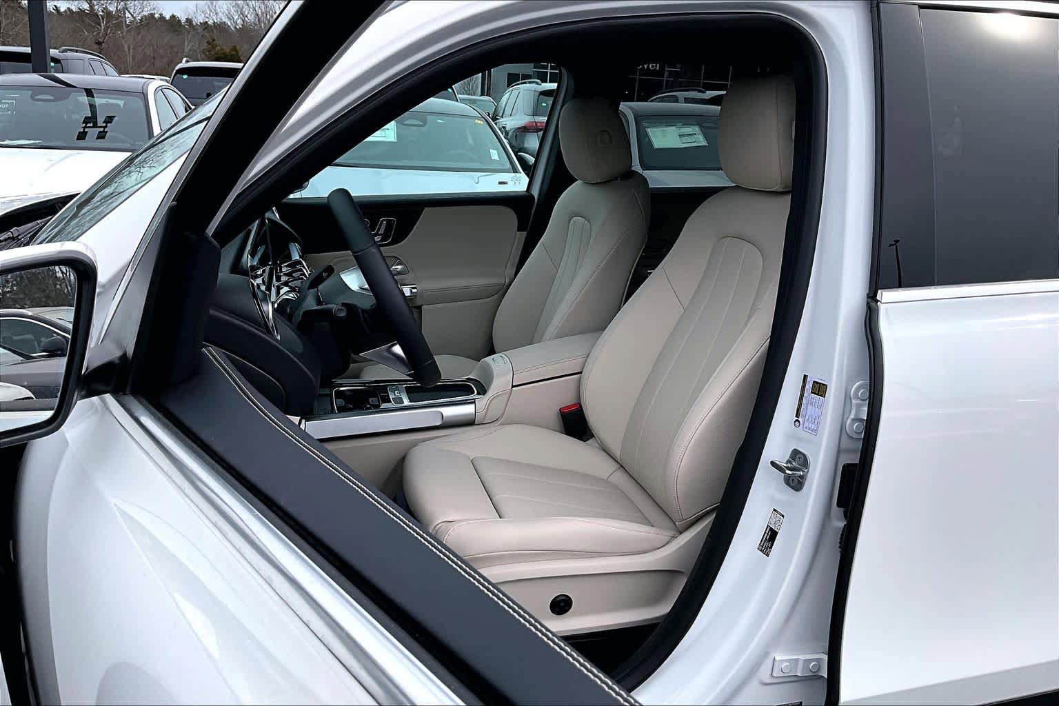 New 2026 Mercedes-Benz GLB 250 4MATIC image 13