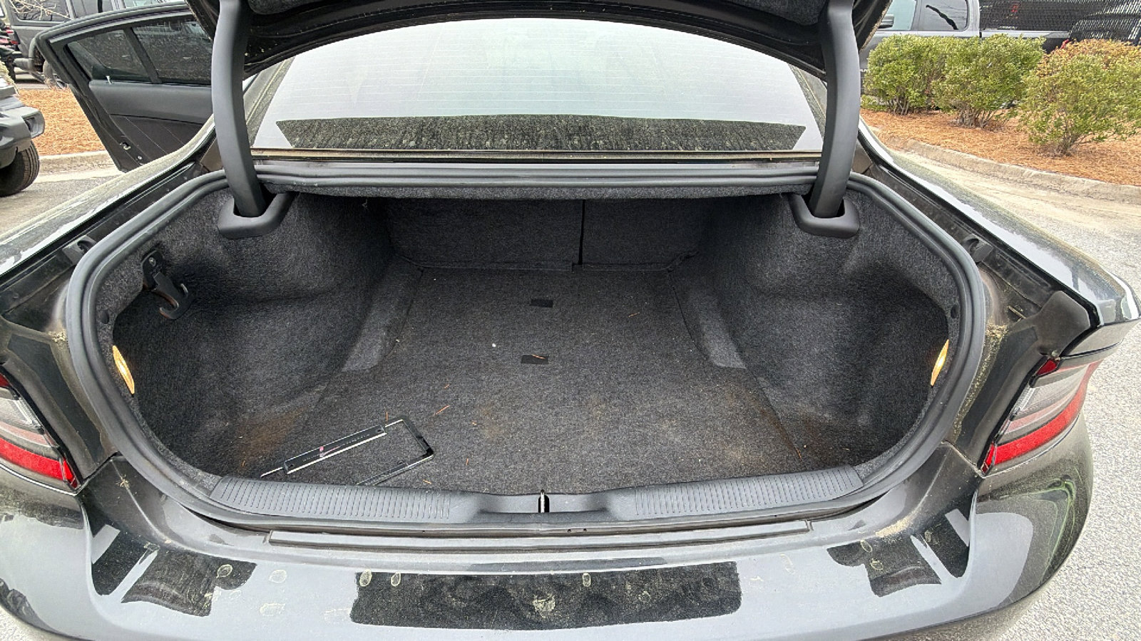 Used 2022 Dodge Charger SXT w/ Driver Convenience Group image 13