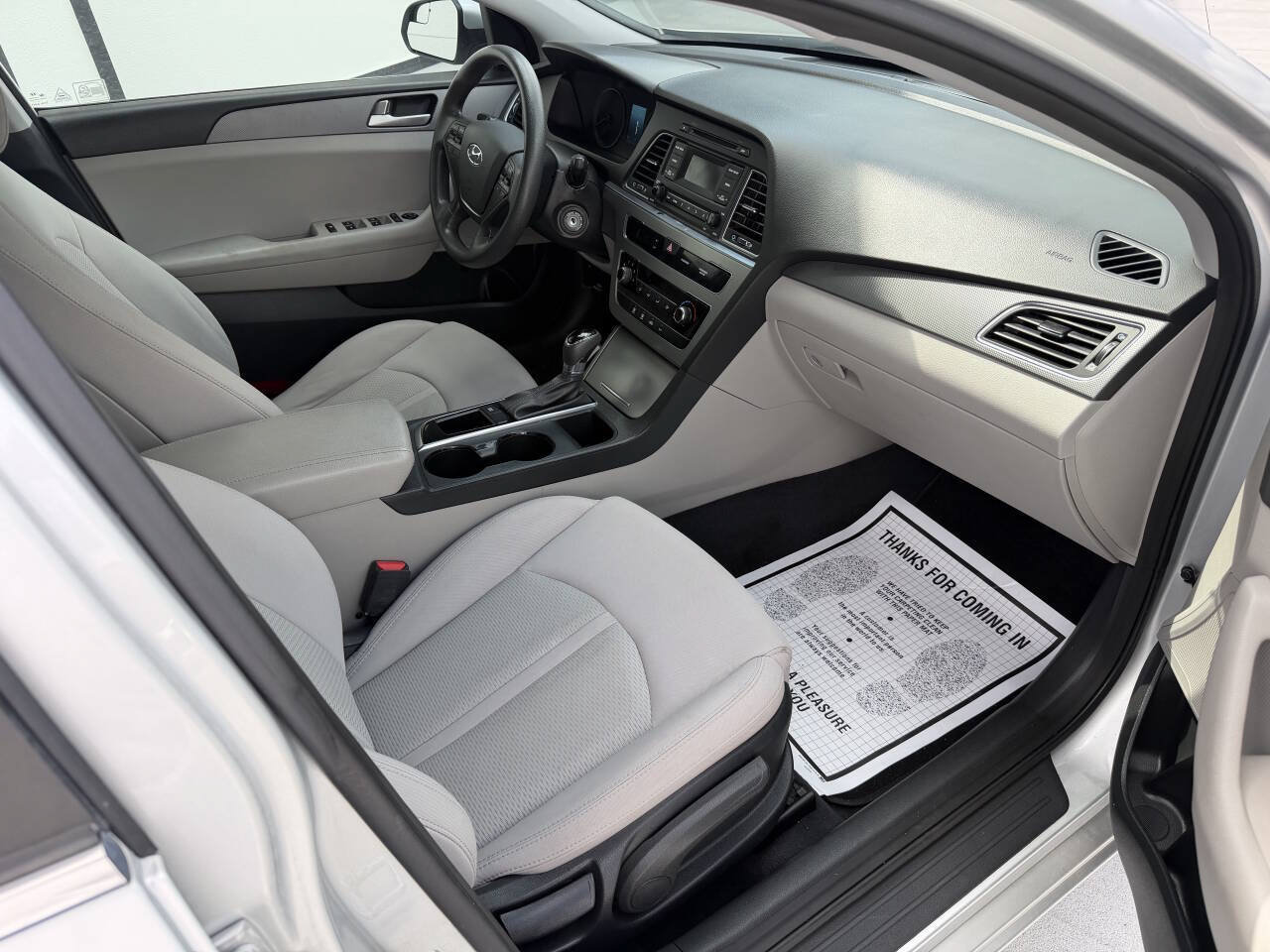Used 2015 Hyundai Sonata SE FWD image 16