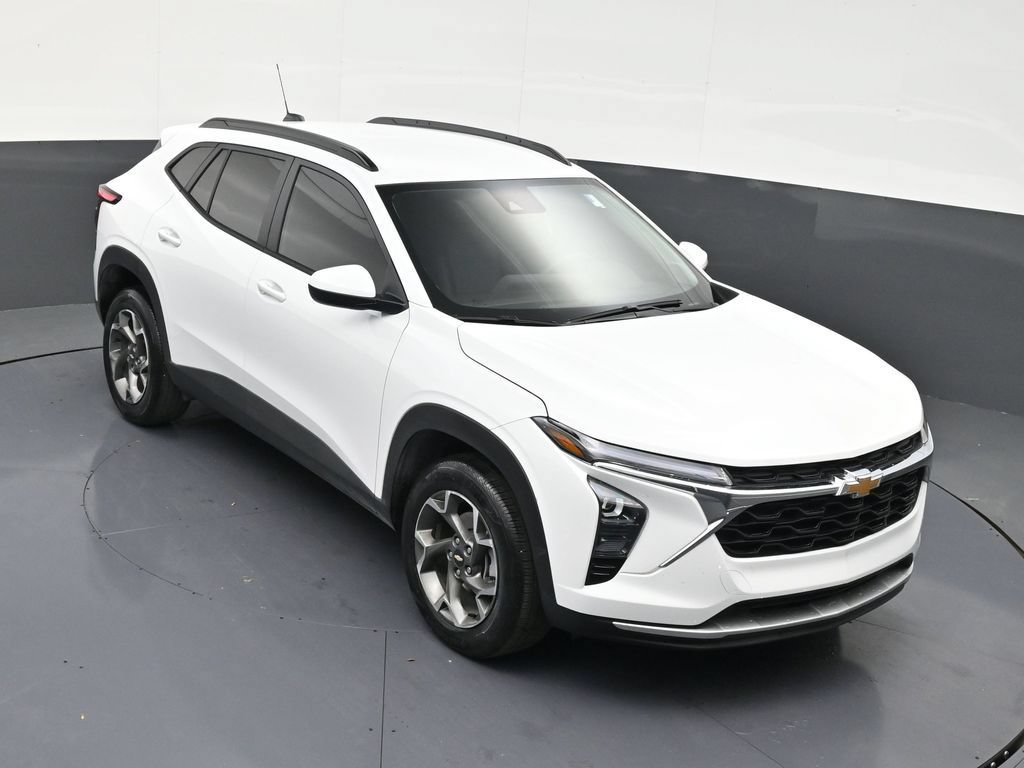 Used 2024 Chevrolet Trax LT FWD image 15