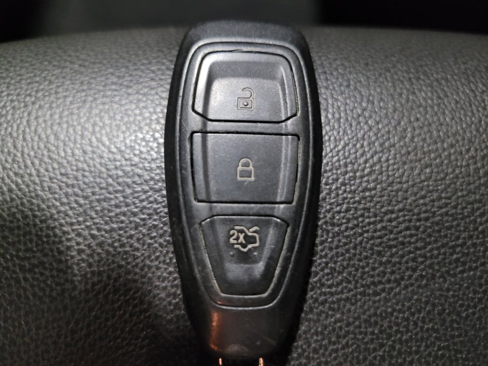 Used 2018 Ford Fiesta Titanium FWD image 32