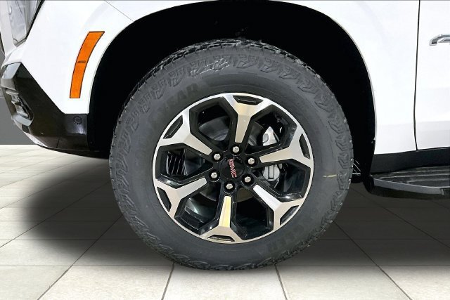 New 2026 GMC Yukon AT4 w/ LPO, Floor Liner Package AWD/4WD image 10