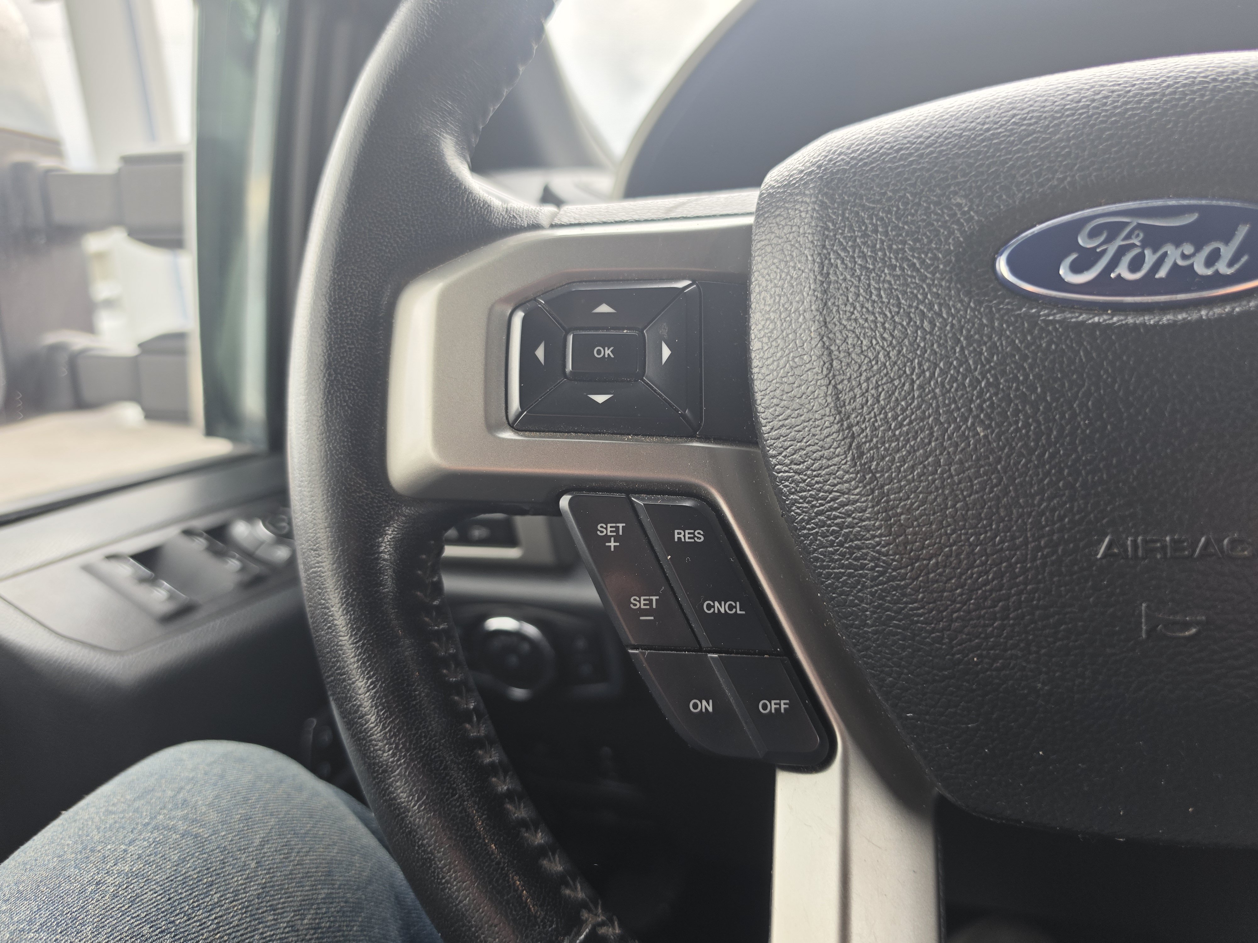 Used 2022 Ford F350 Lariat w/ Lariat Ultimate Package AWD/4WD image 21
