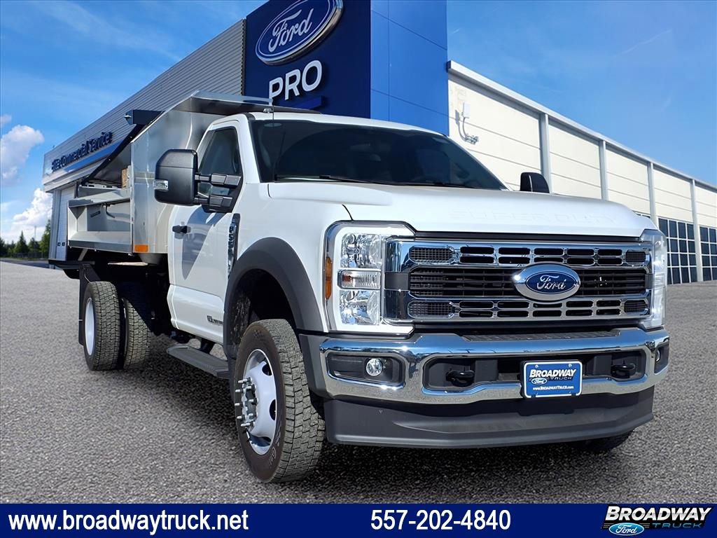 New 2025 Ford F550 4x4 Regular Cab Super Duty image 1