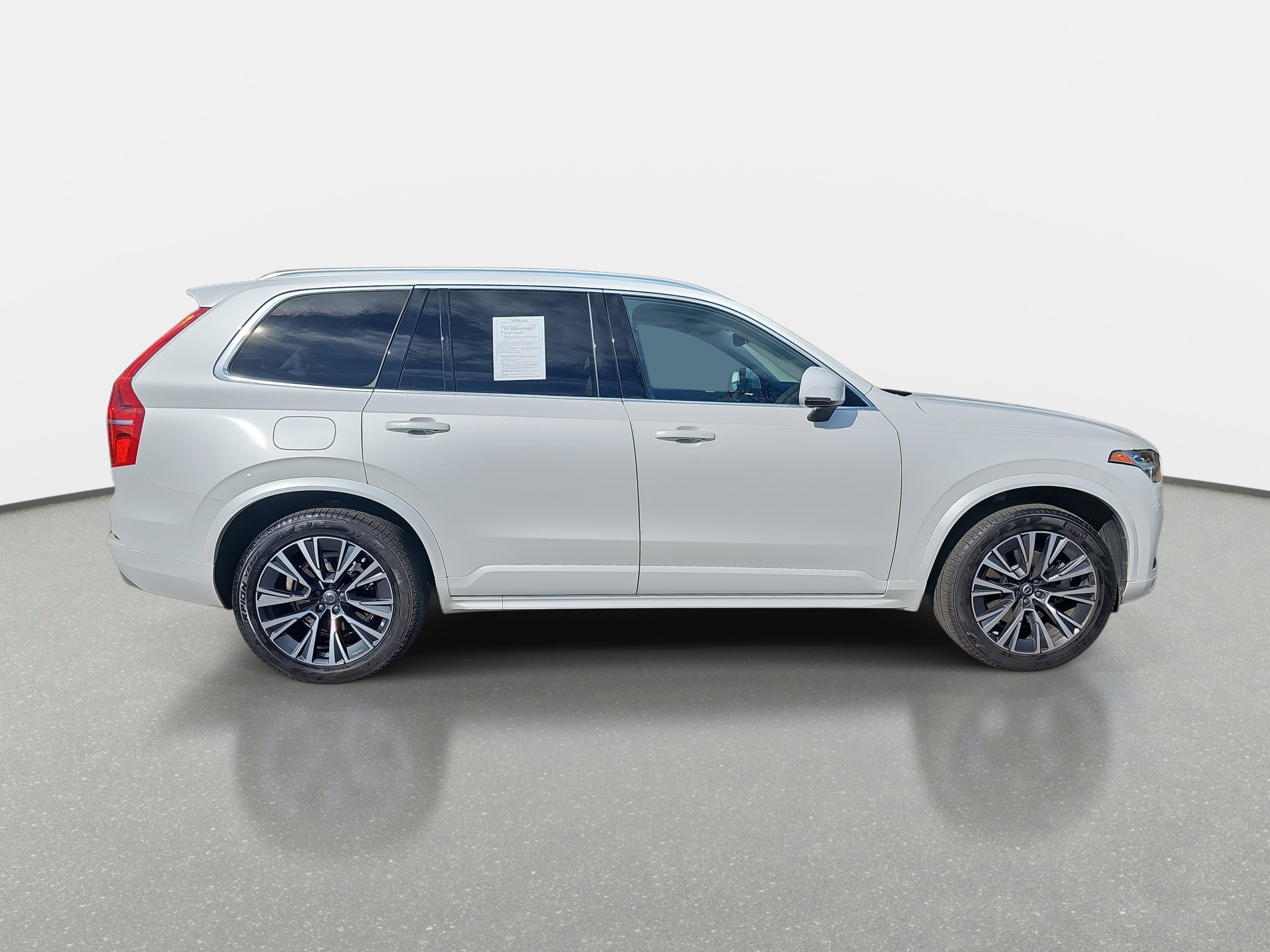 Used 2022 Volvo XC90 T6 Momentum w/ Climate Package image 4