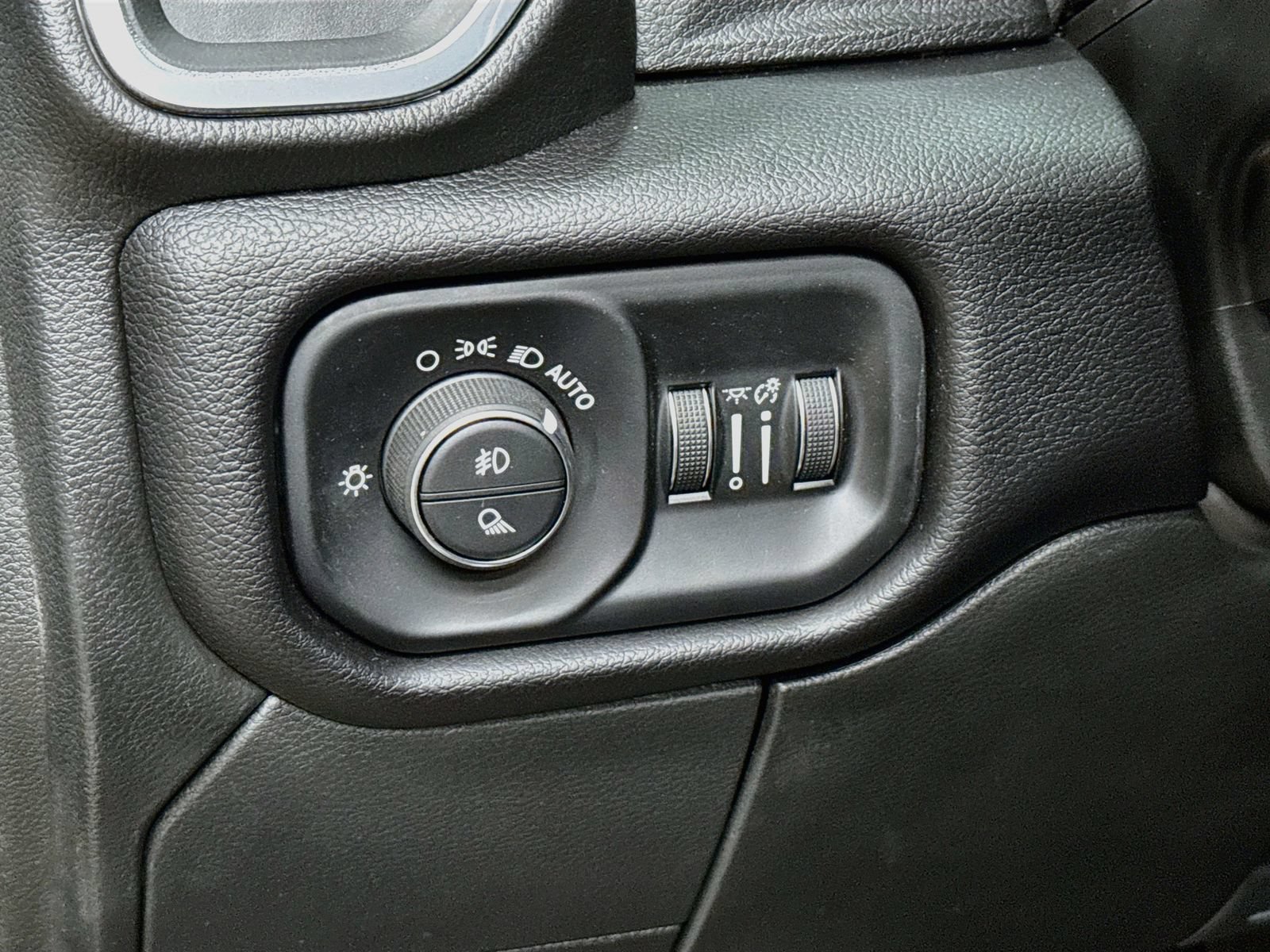 Used 2024 RAM 3500 Laramie w/ Night Edition AWD/4WD image 13