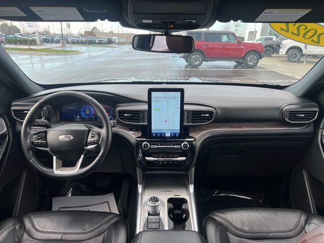 Certified 2022 Ford Explorer Platinum w/ Equipment Group 601A image 21