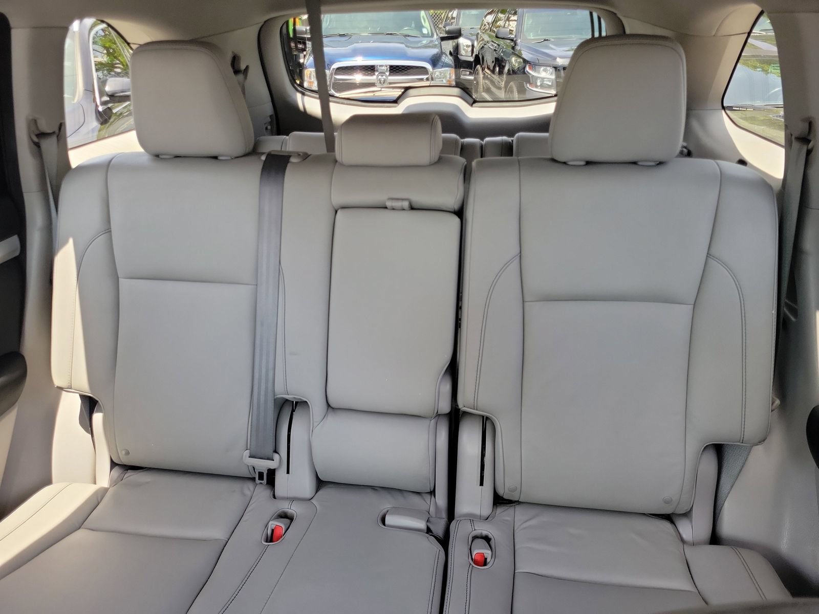 Used 2015 Toyota Highlander XLE FWD image 12