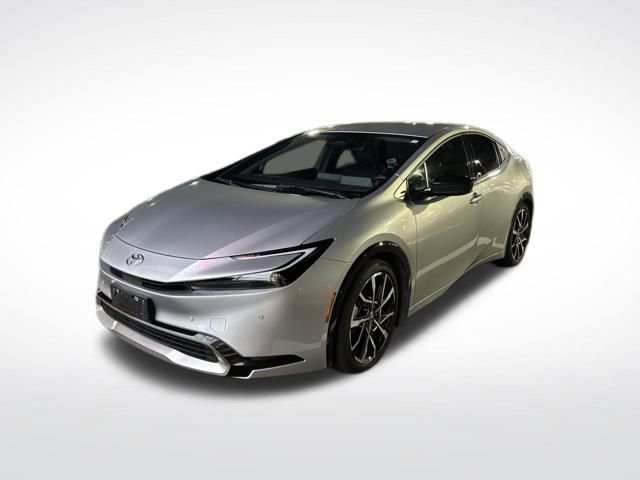 Used 2024 Toyota Prius Prime SE image 3