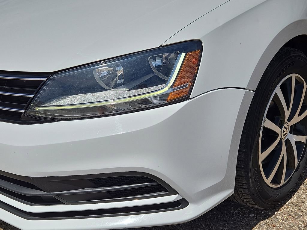 Used 2017 Volkswagen Jetta SE FWD image 9