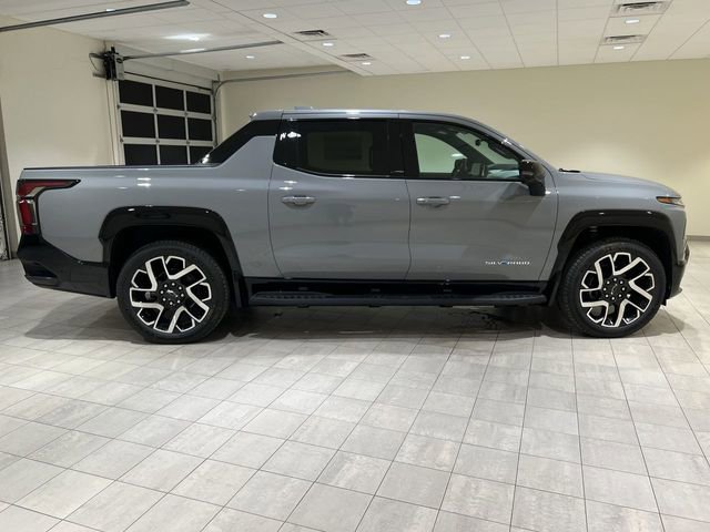 New 2025 Chevrolet Silverado EV RST AWD/4WD image 6