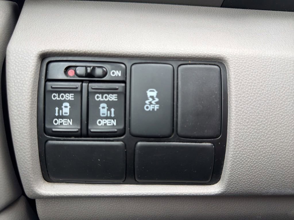 Used 2016 Honda Odyssey SE image 17