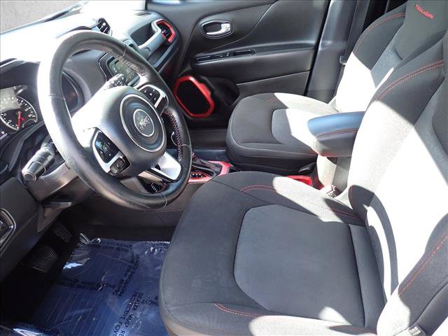 Used 2016 Jeep Renegade Trailhawk w/ Popular Equipment Group AWD/4WD image 10