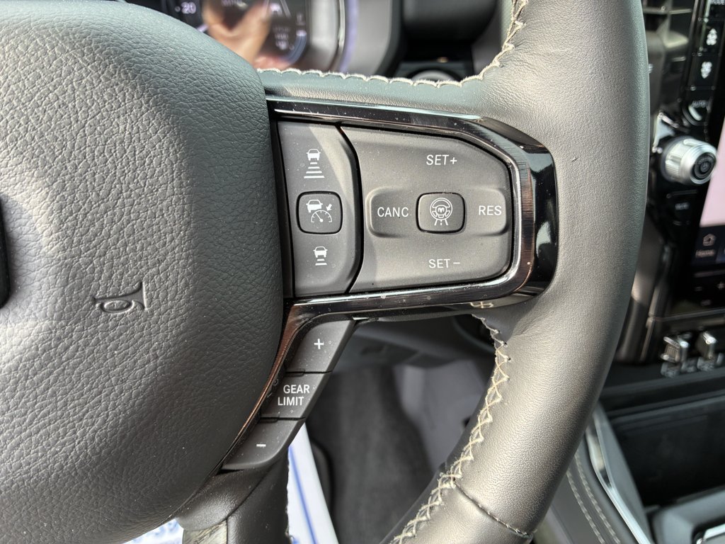 Used 2025 RAM 1500 Limited AWD/4WD image 27