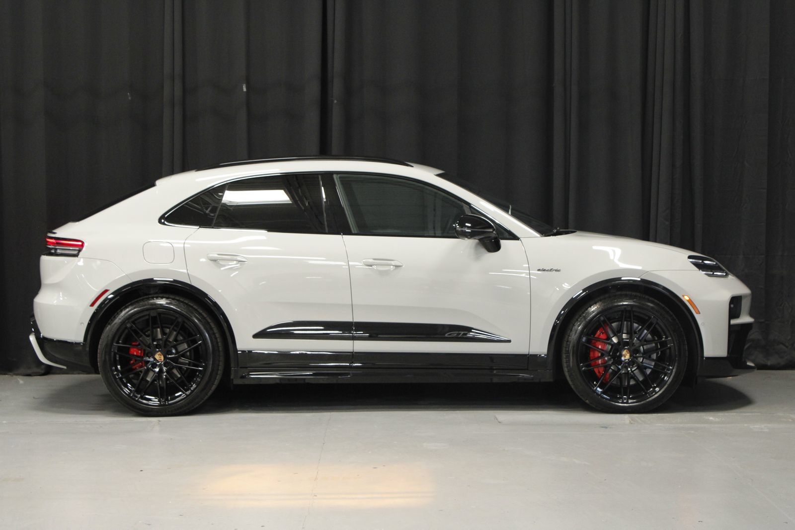 New 2026 Porsche Macan GTS Electric AWD/4WD image 6