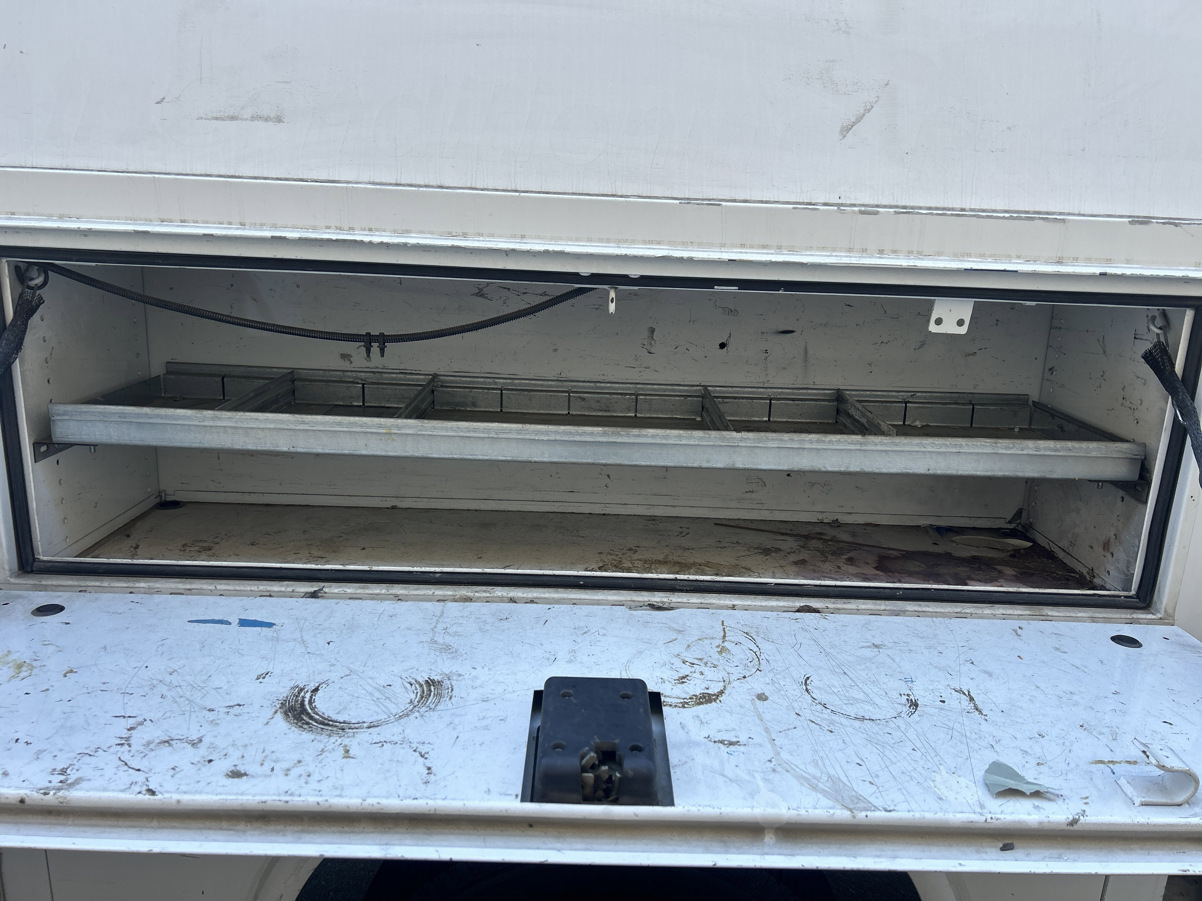 Used 2016 Ford E-350 and Econoline 350 Super Duty RWD image 27