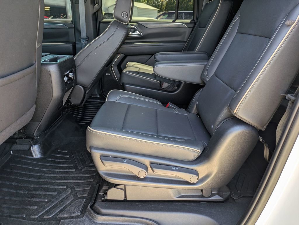 Used 2024 GMC Yukon XL SLT AWD/4WD image 23
