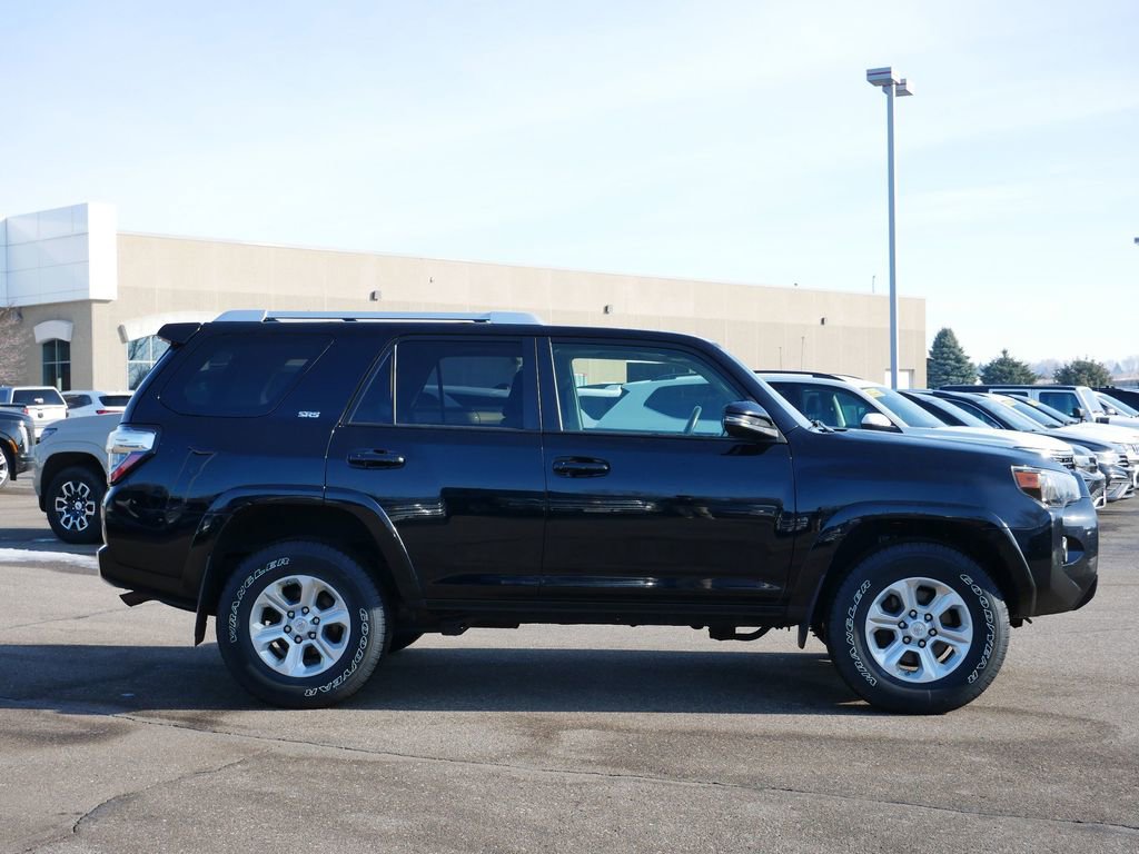Used 2017 Toyota 4Runner SR5 Premium image 8