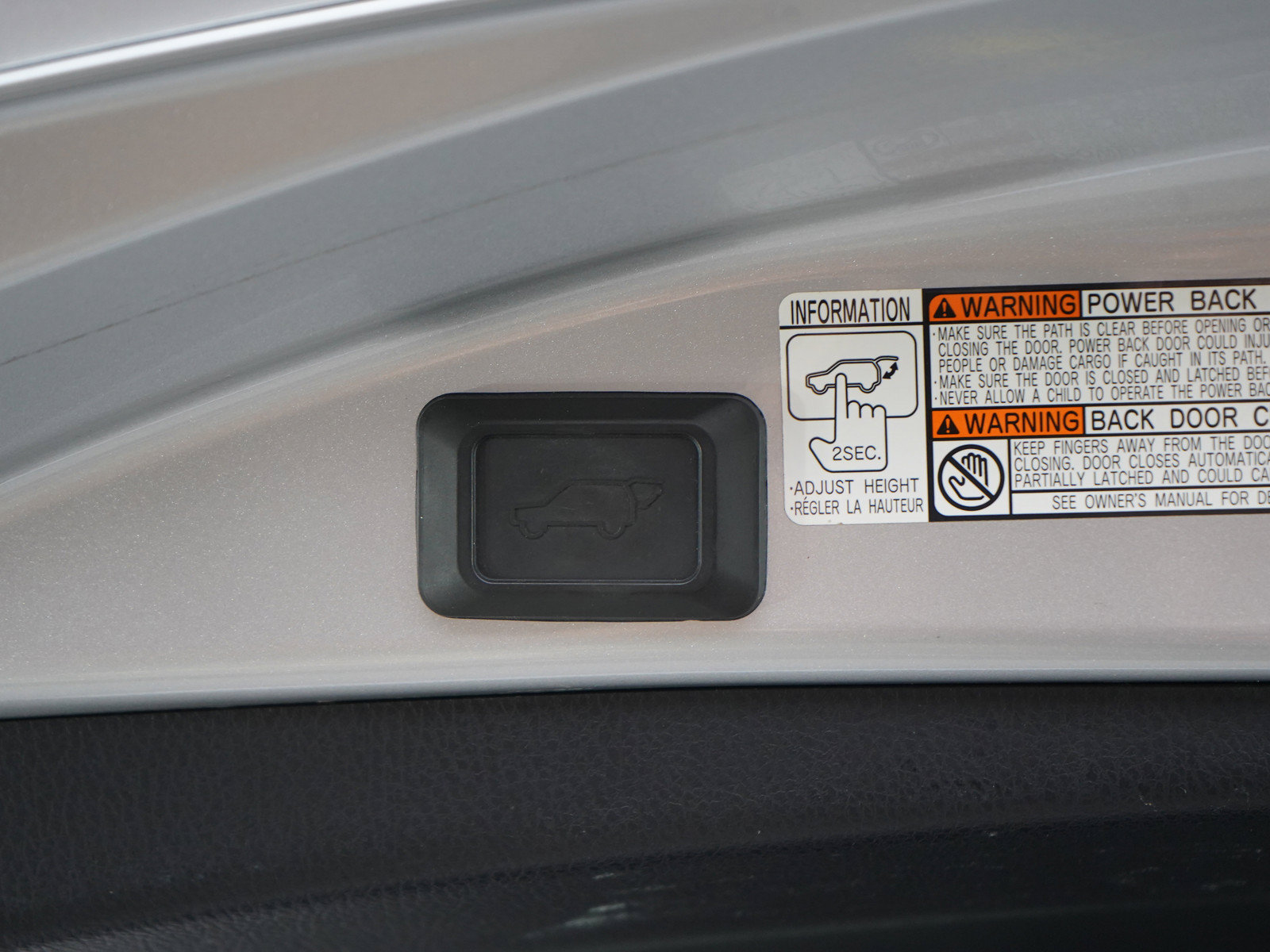 Used 2016 Toyota RAV4 XLE w/ Convenience Package AWD/4WD image 17