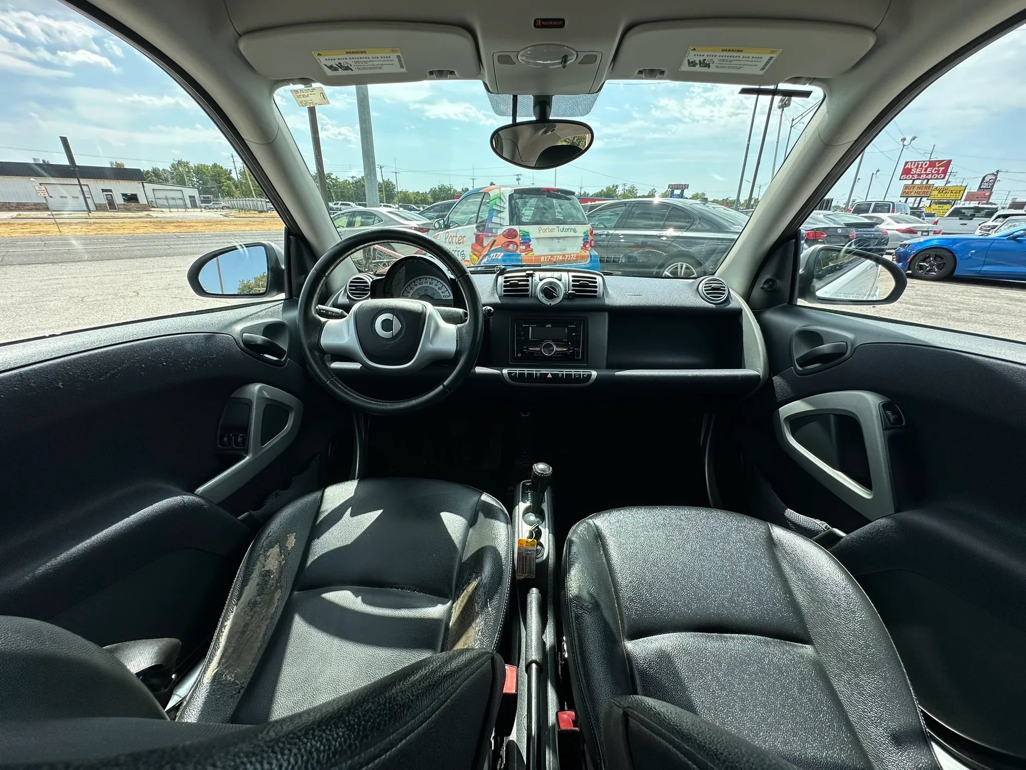 Used 2015 smart fortwo pure RWD image 2