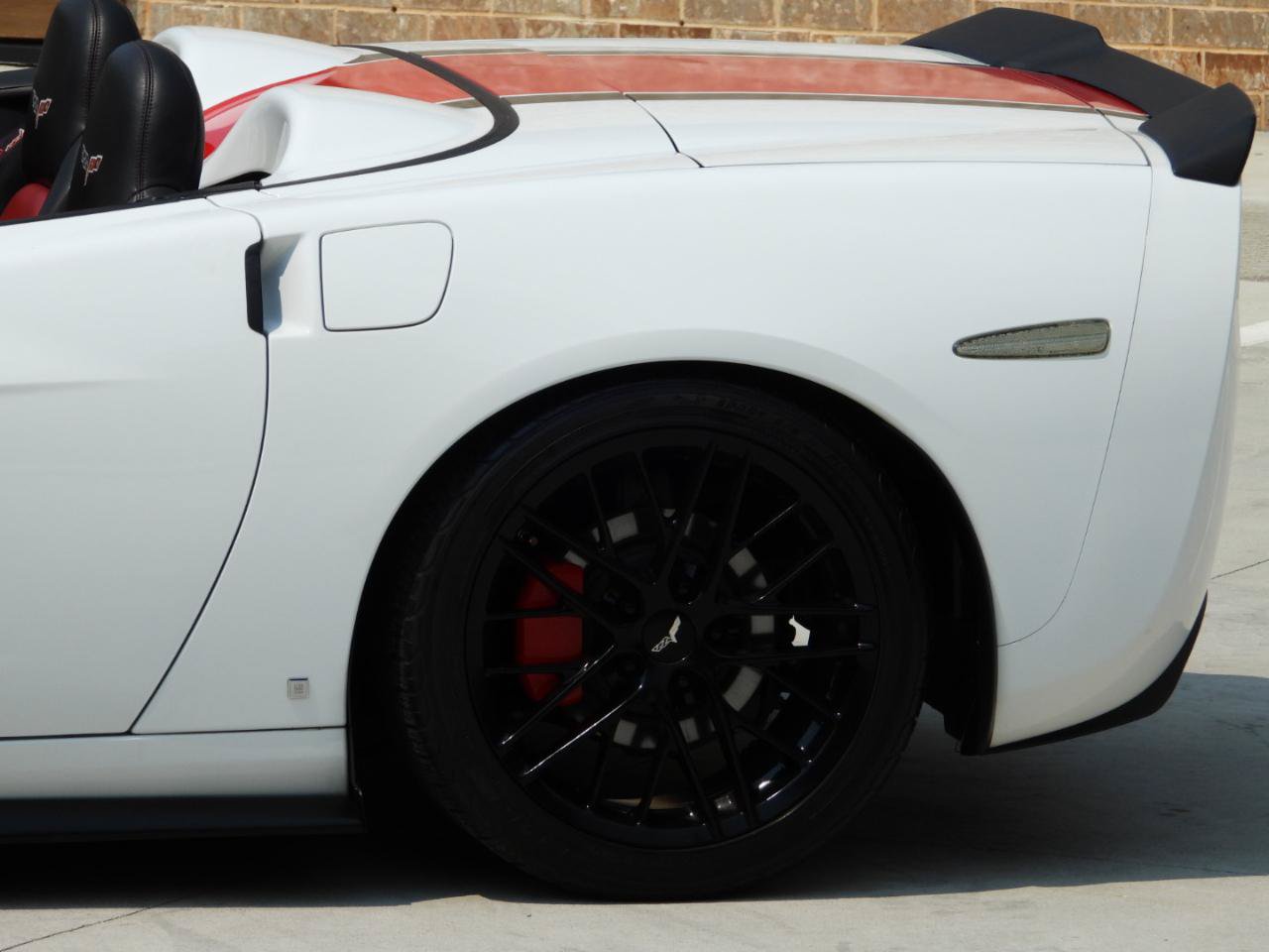 Used 2009 Chevrolet Corvette Convertible w/ Preferred Equipment Group RWD image 32