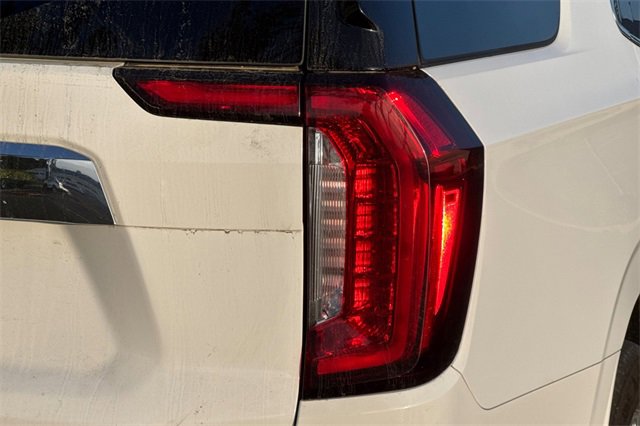 Used 2023 GMC Yukon SLT image 48