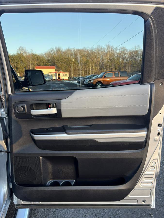 Used 2016 Toyota Tundra Limited w/ Limited Premium Package image 18