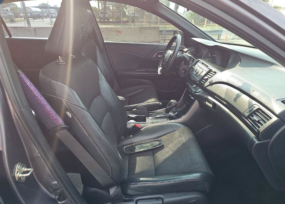 Used 2016 Honda Accord Sport image 10