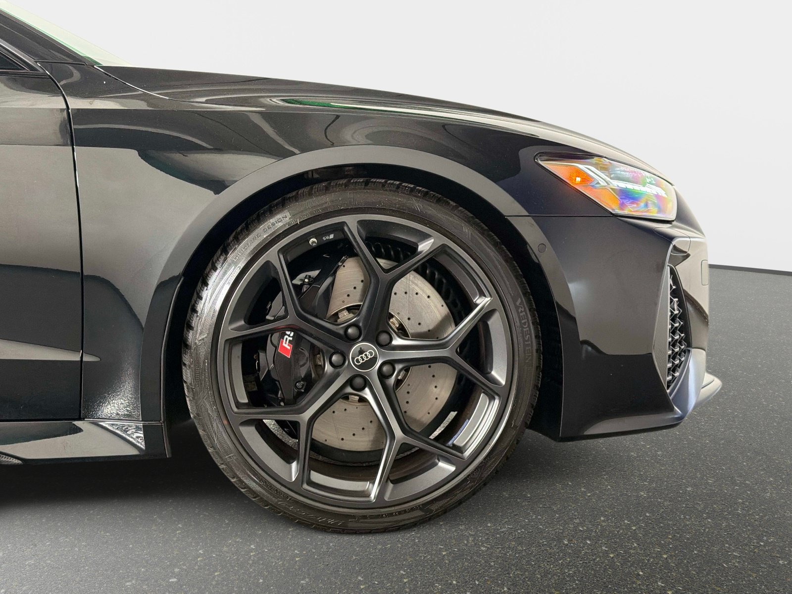 Used 2025 Audi RS 7 Performance AWD/4WD image 23