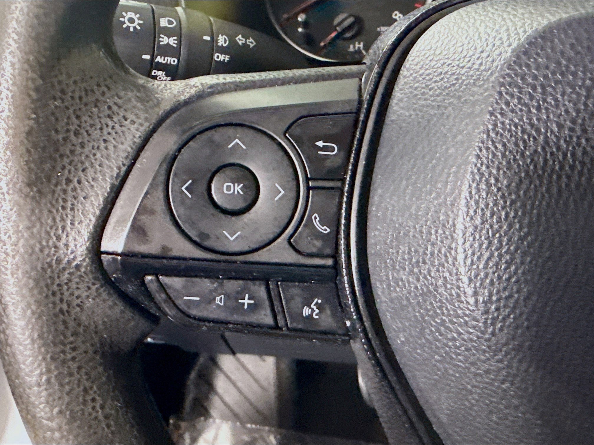 Used 2020 Toyota RAV4 XLE FWD image 14
