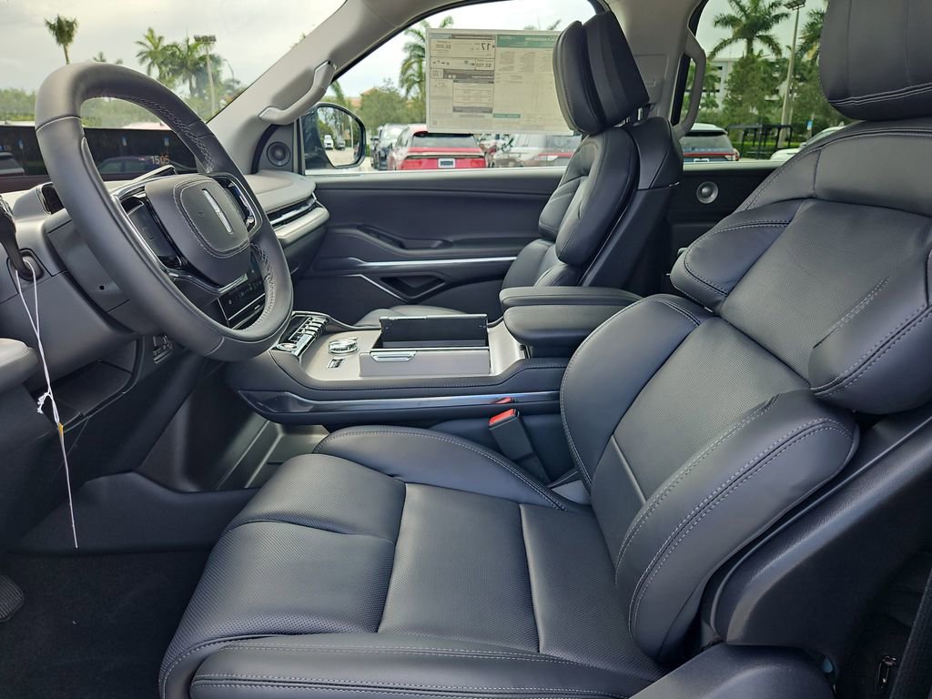 New 2025 Lincoln Navigator L Reserve image 18