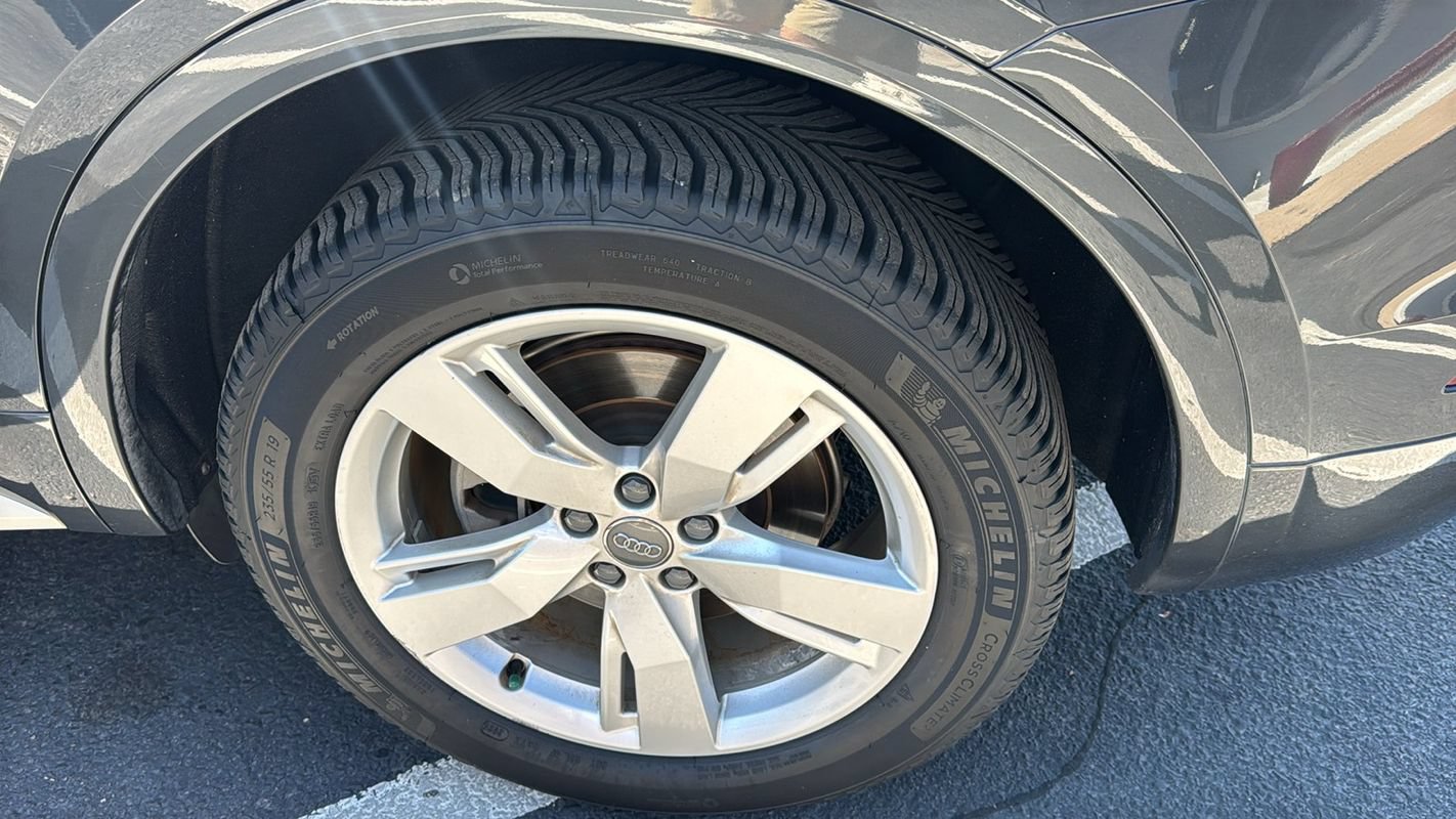 Used 2018 Audi Q5 2.0T Premium Plus w/ Premium Plus Package AWD/4WD image 9