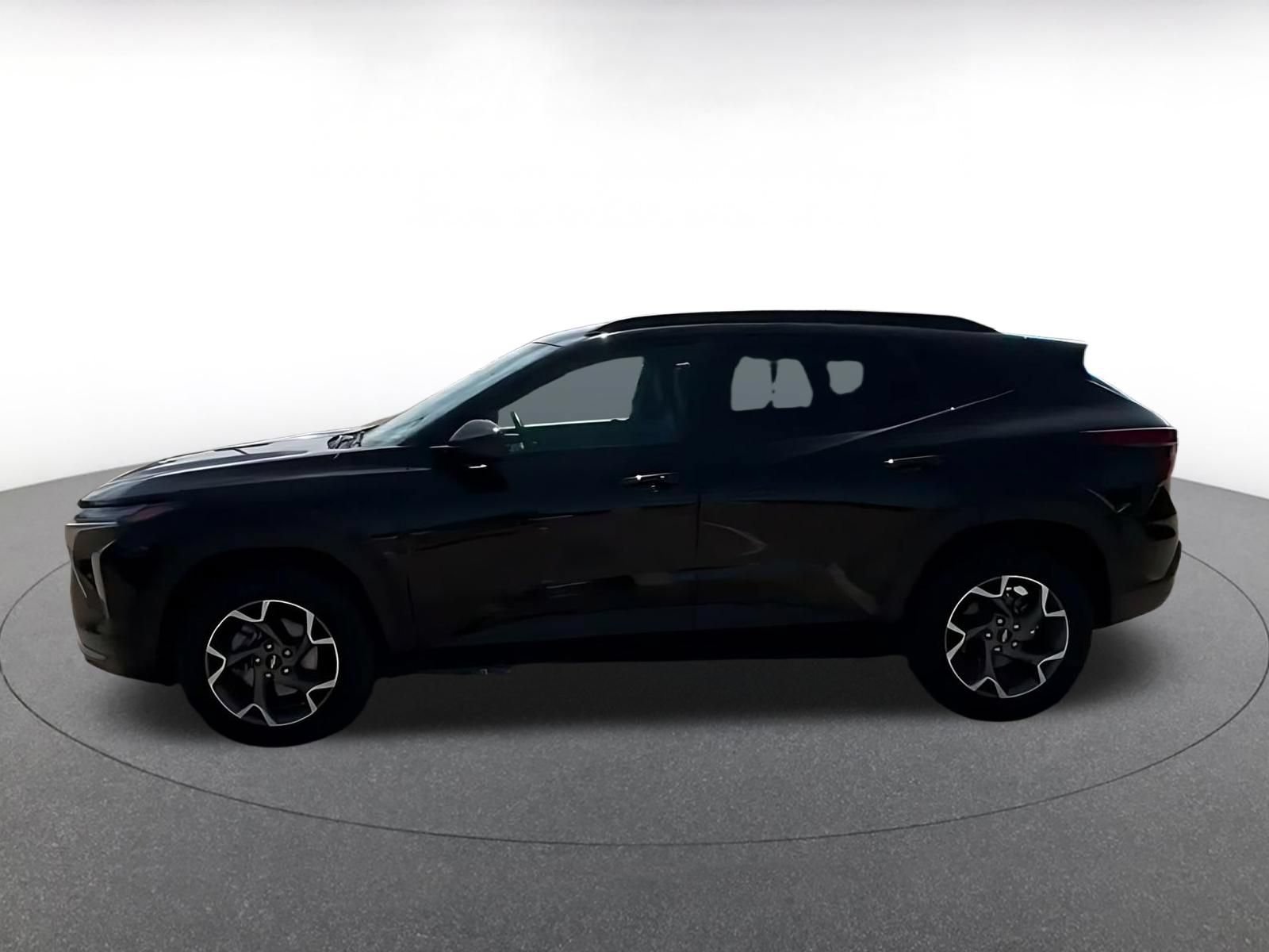 Used 2025 Chevrolet Trax LT w/ LT Convenience Package FWD image 8