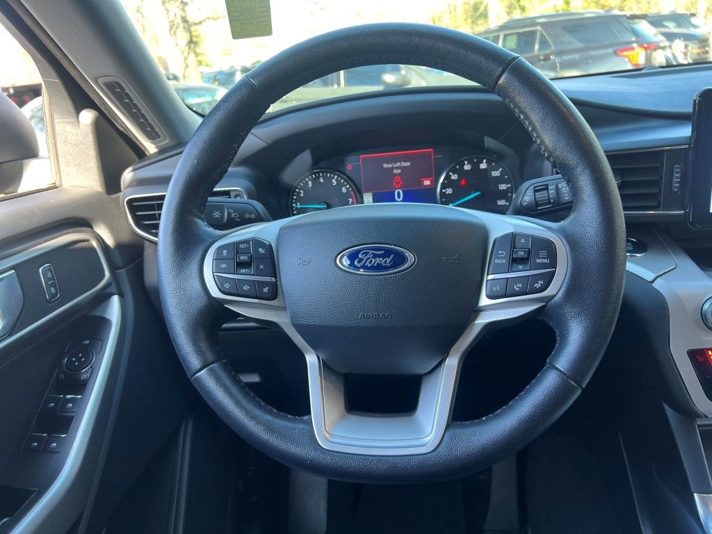 Used 2021 Ford Explorer XLT w/ Equipment Group 202A AWD/4WD image 15