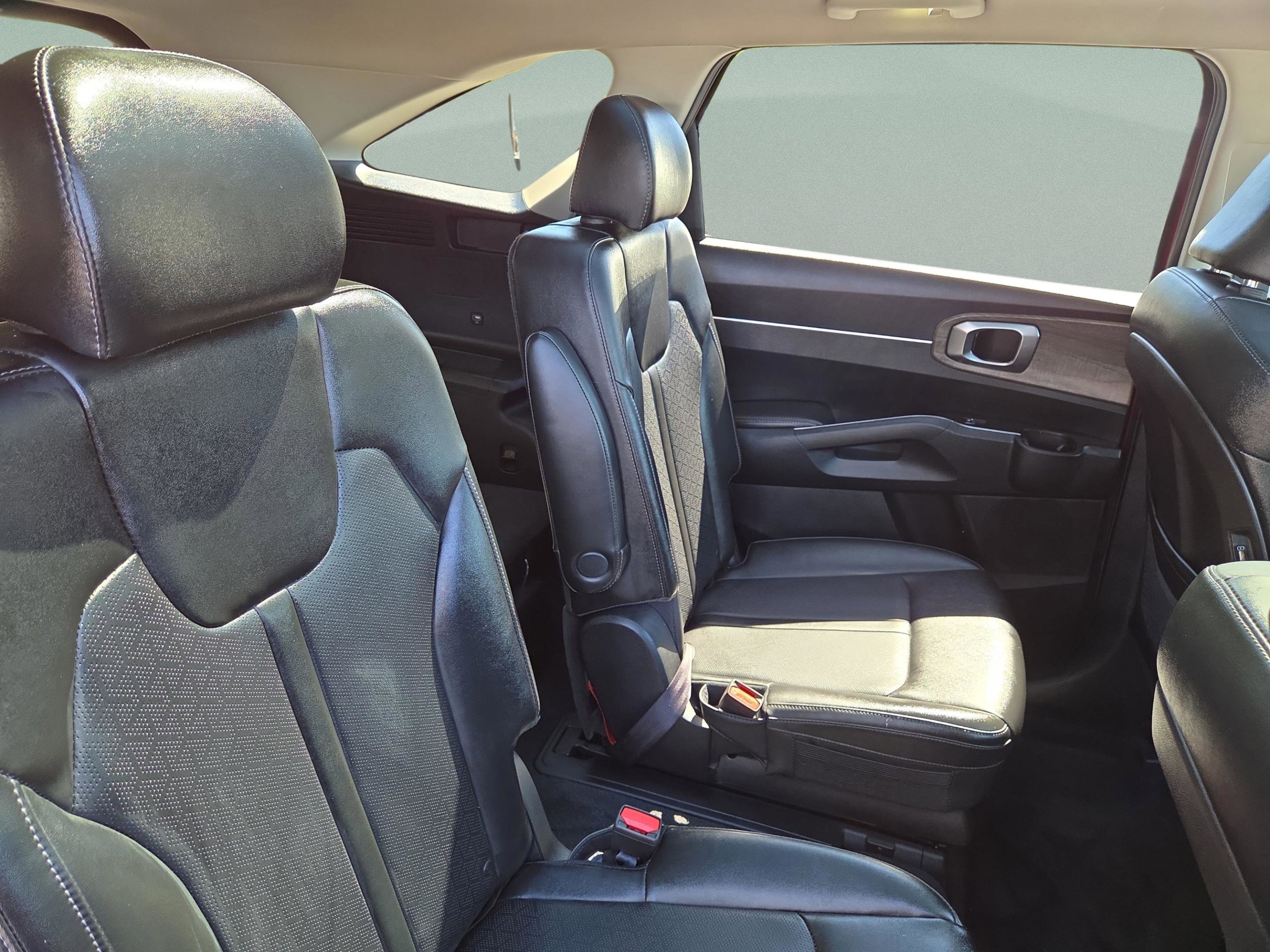 Used 2022 Kia Sorento EX w/ Panoramic Sunroof Package image 33