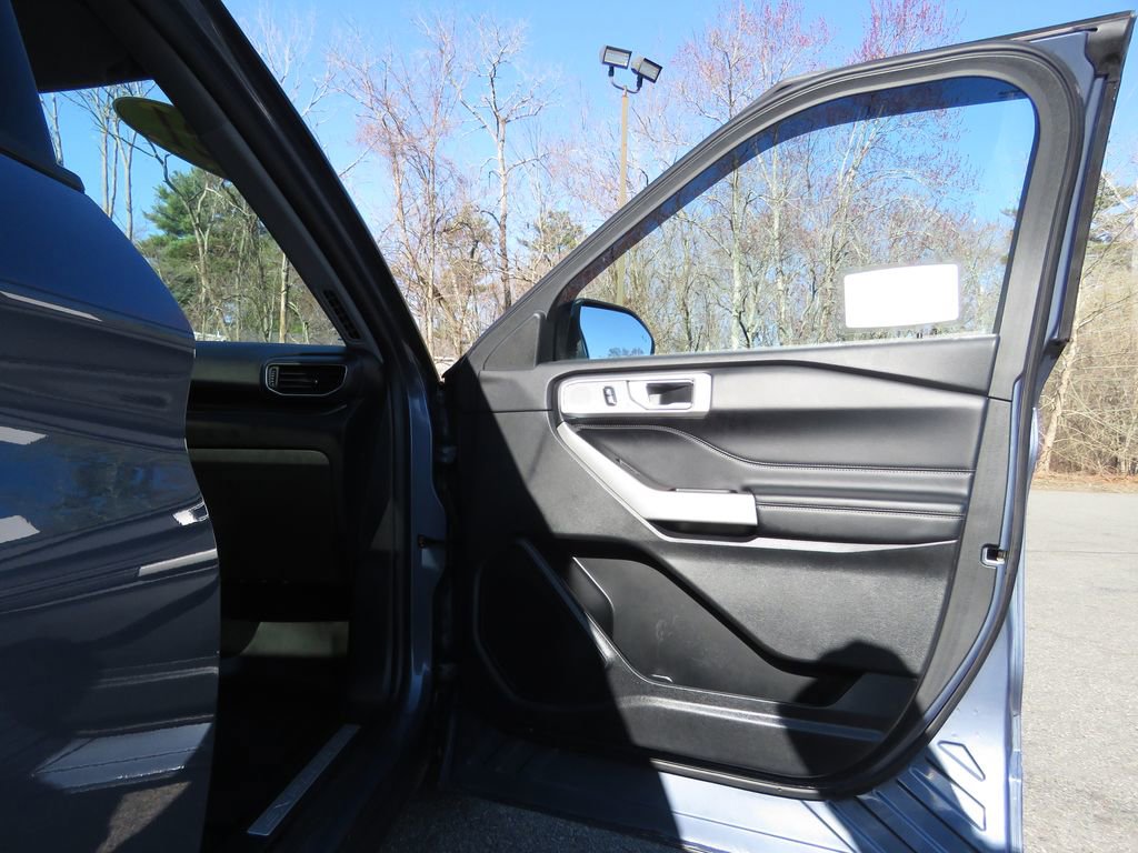 Used 2021 Ford Explorer Limited w/ Hybrid Equipment Group 310A image 12