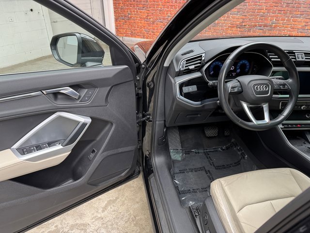 Used 2020 Audi Q3 2.0T Premium Plus w/ Premium Plus Package image 9