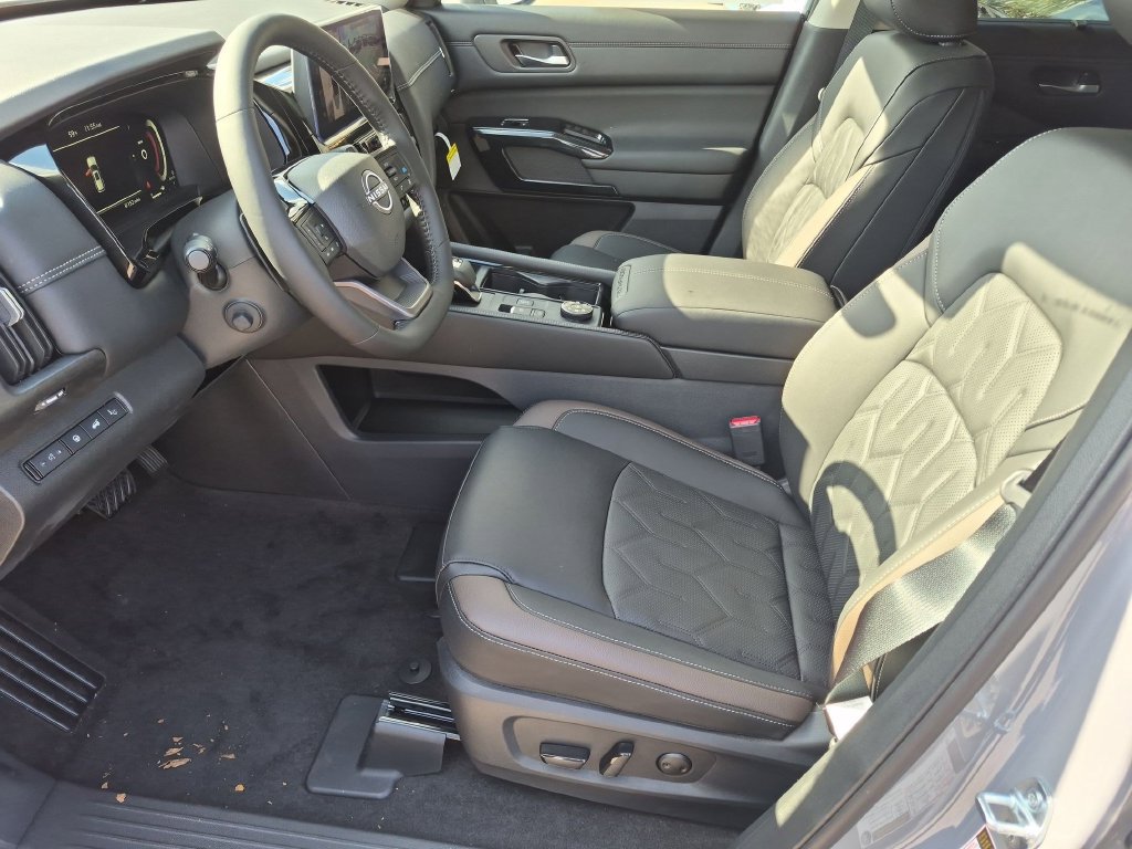 New 2026 Nissan Pathfinder Platinum AWD/4WD image 6