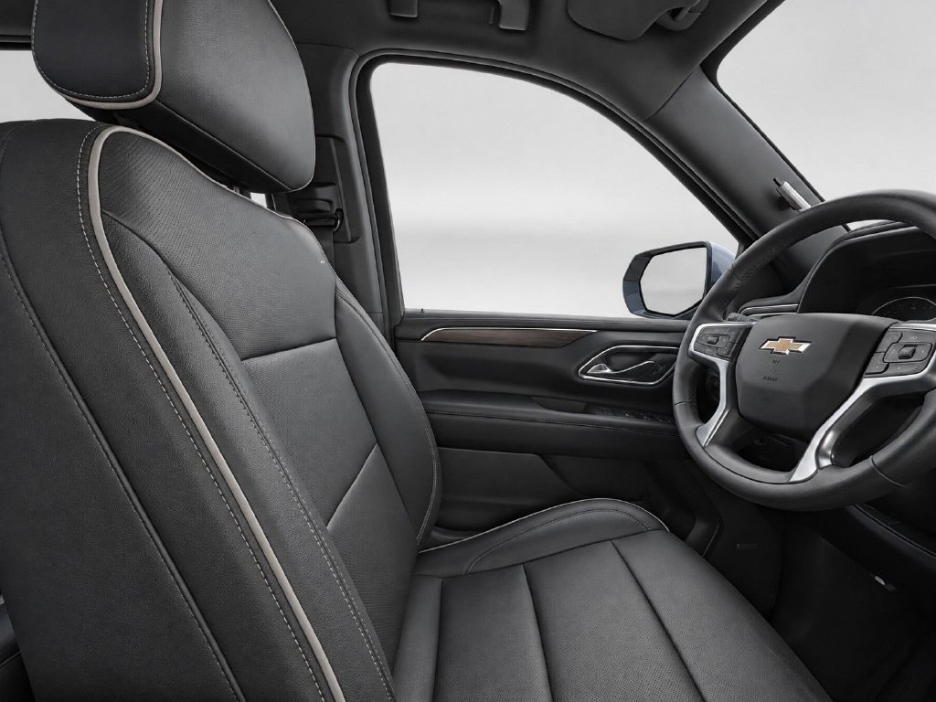 Used 2021 Chevrolet Tahoe Premier w/ Premium Package AWD/4WD image 19
