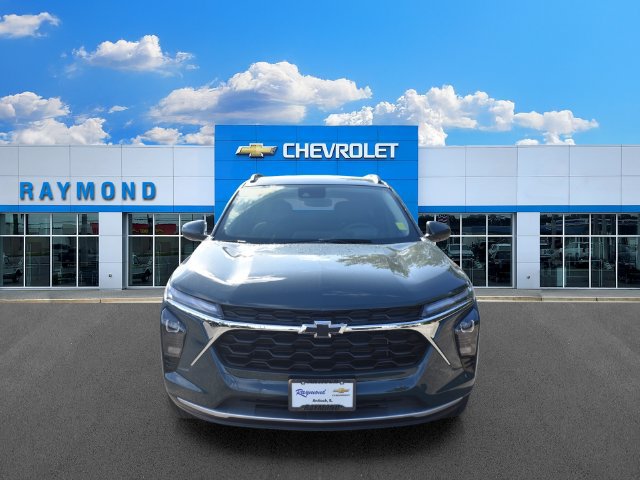 Certified 2025 Chevrolet Trax LT w/ LT Convenience Package FWD image 9