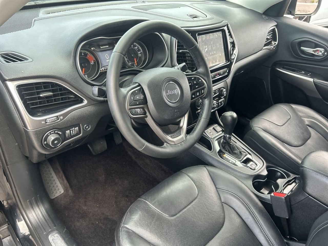 Used 2019 Jeep Cherokee Limited w/ Luxury Group FWD image 15