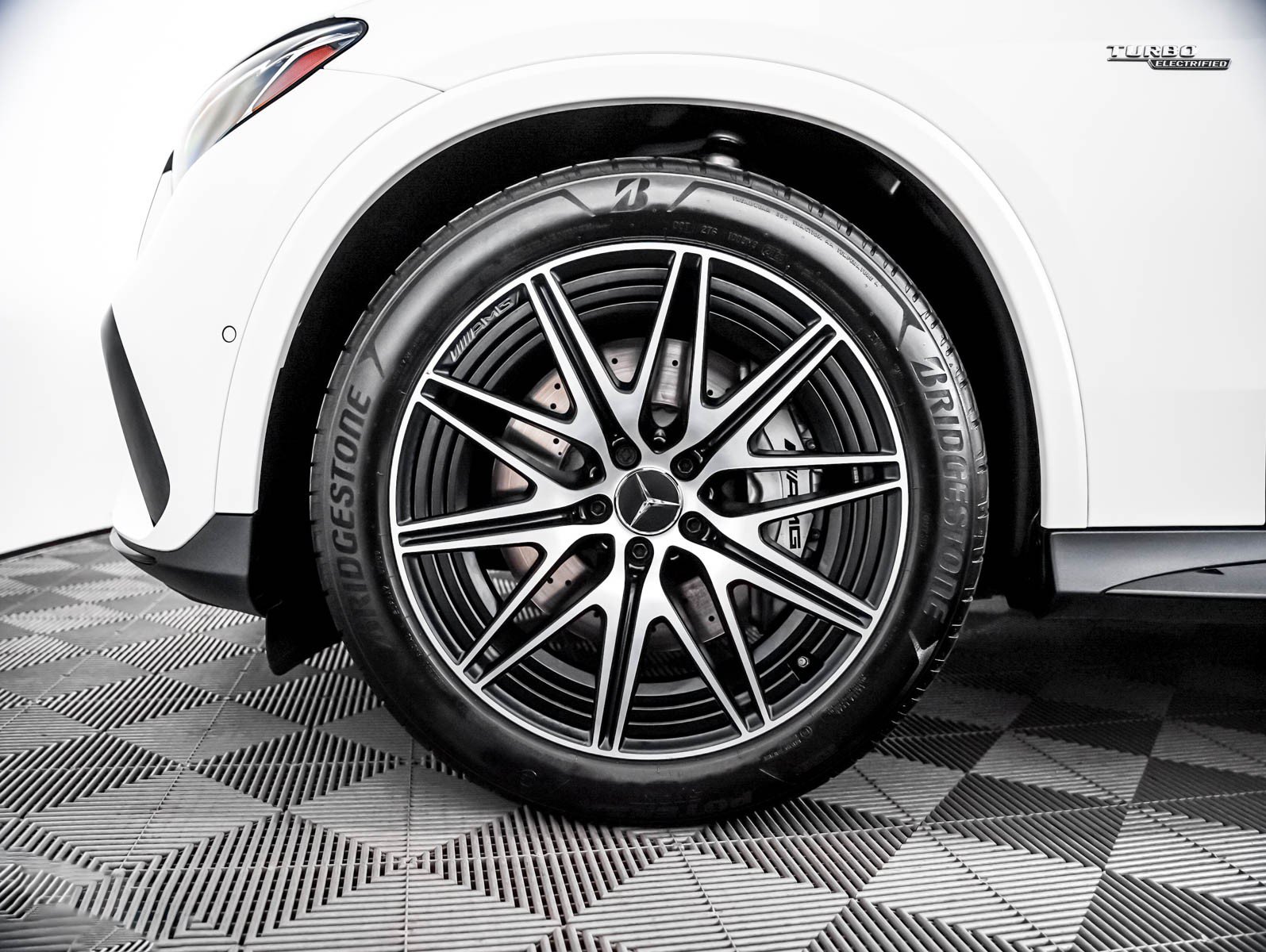 Certified 2026 Mercedes-Benz GLC 43 AMG 4MATIC image 4