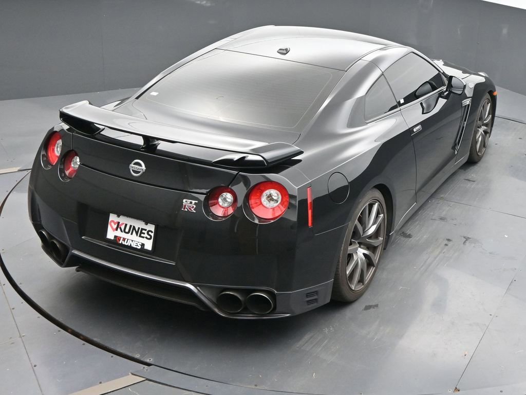 Used 2014 Nissan GT-R Premium image 36