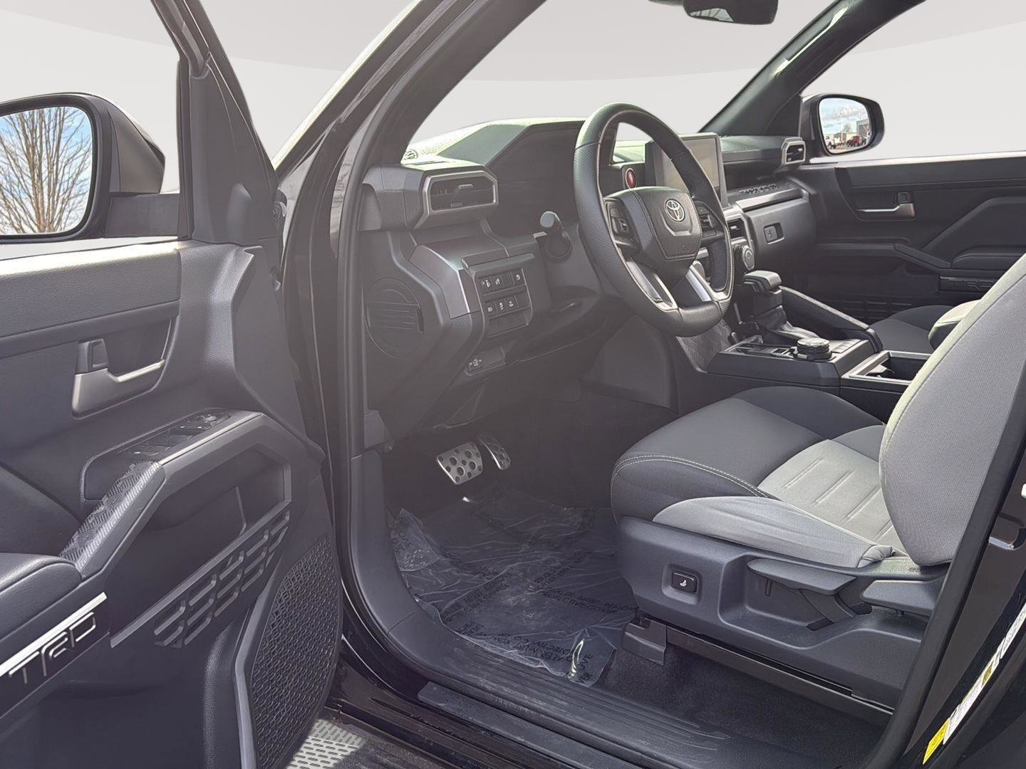 Used 2024 Toyota Tacoma TRD Sport AWD/4WD image 2
