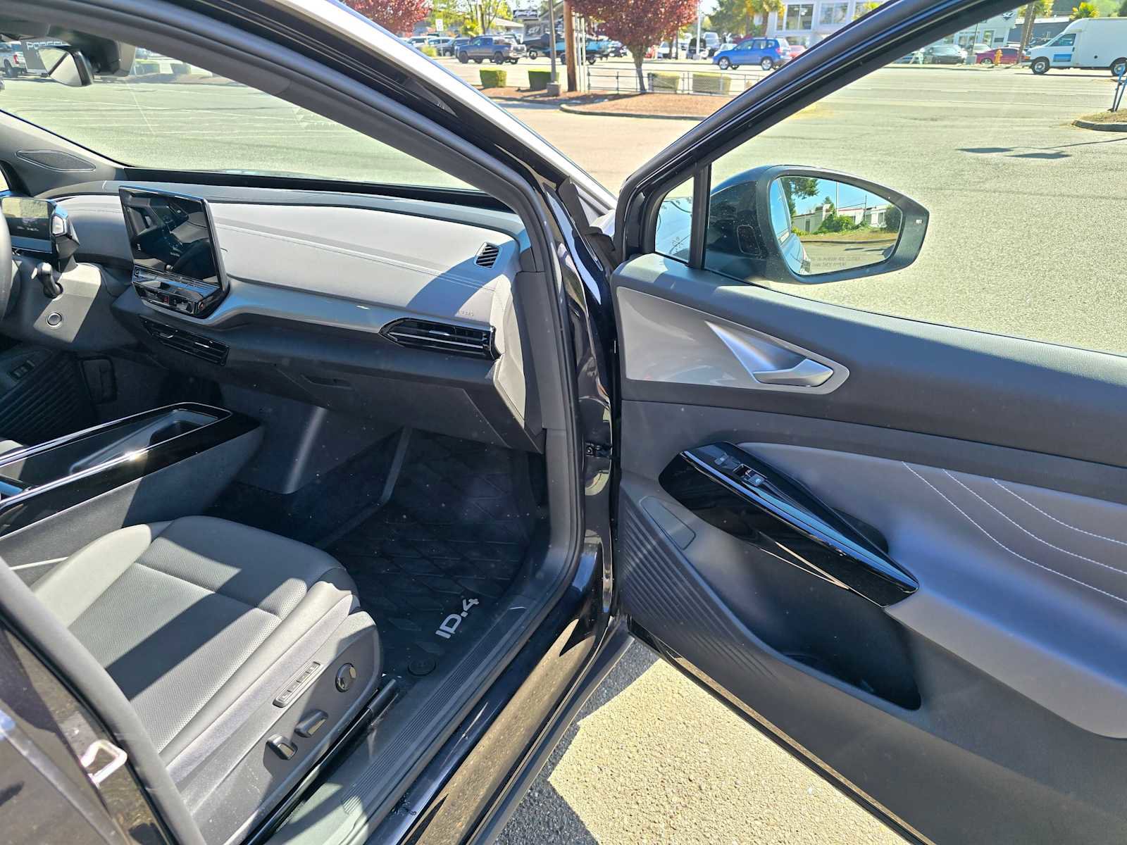 Used 2023 Volkswagen ID.4 Pro S AWD/4WD image 10