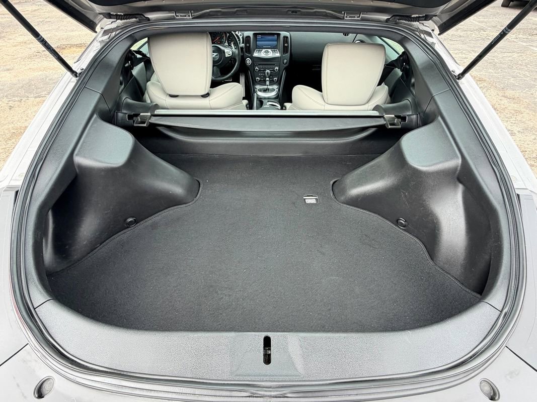 Used 2009 Nissan 370Z Touring w/ Sport Pkg RWD image 17