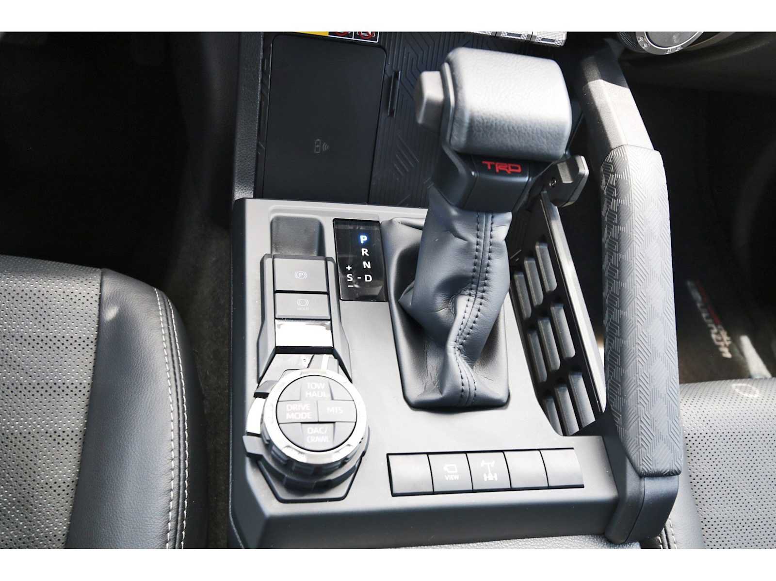 Used 2025 Toyota 4Runner TRD Off-Road Premium AWD/4WD image 25